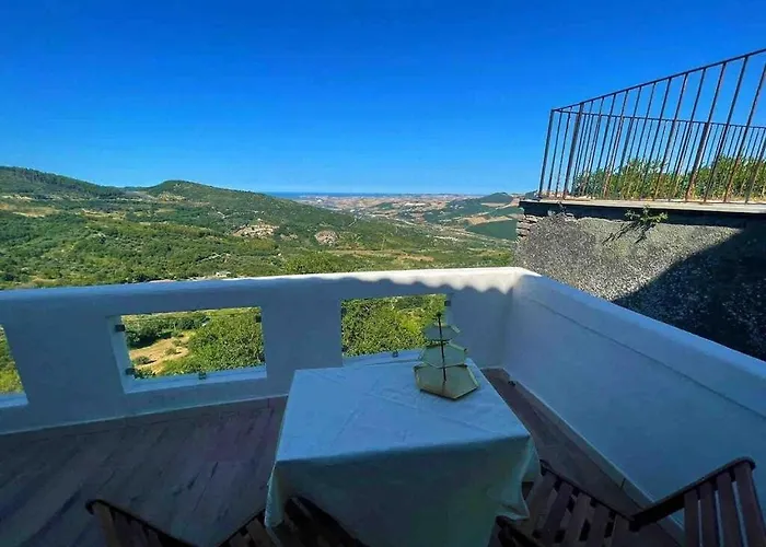 Monastery - Hilltop Ocean View Prázdninový dům Dogliola